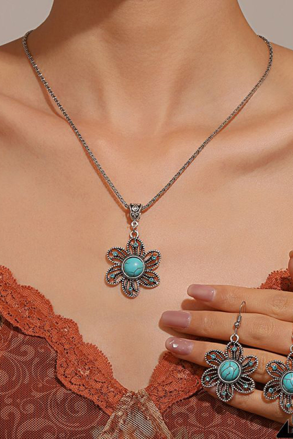 Turquoise Decor Flower Pendant Alloy Necklace